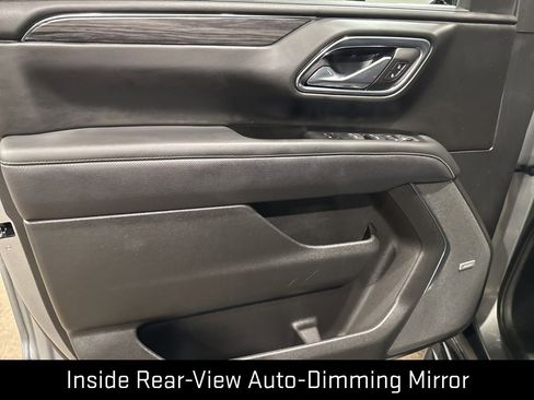 Used 2023 GMC Yukon SLT w/ SLT Premium Package image 16