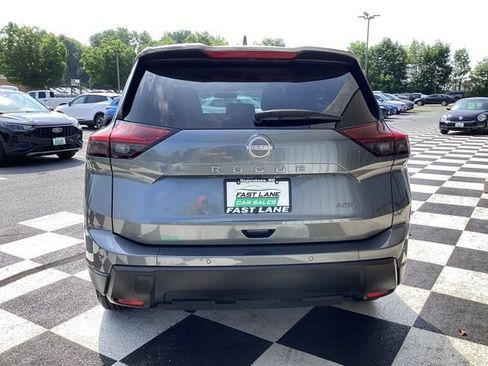 Used 2025 Nissan Rogue SV AWD/4WD image 6