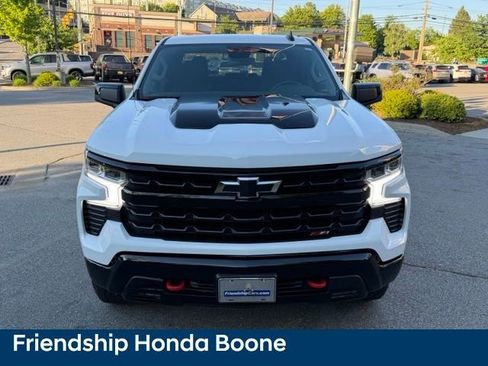 Used 2024 Chevrolet Silverado 1500 LT Trail Boss AWD/4WD image 2