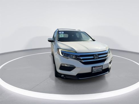 Used 2018 Honda Pilot Elite image 3