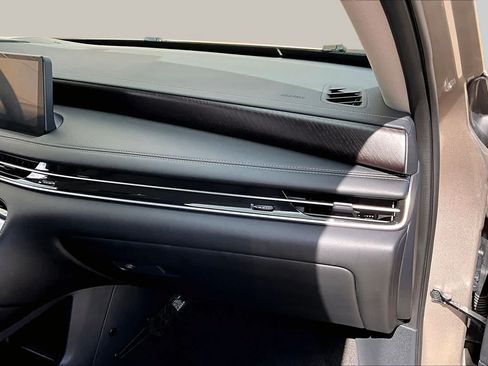 Used 2023 INFINITI QX60 Sensory w/ Vision Package AWD/4WD image 17