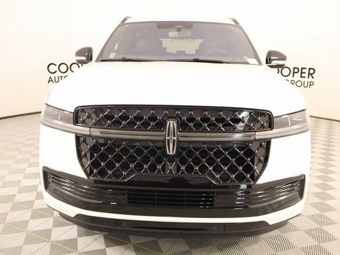 New 2025 Lincoln Navigator Reserve w/ Jet Appearance Package image 9