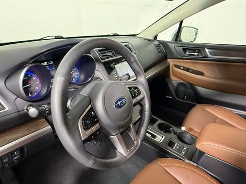 Used 2017 Subaru Outback 2.5i Touring AWD/4WD image 15
