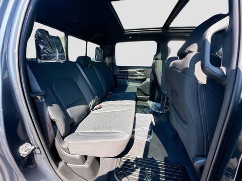 New 2026 RAM 1500 4x4 Crew Cab image 30