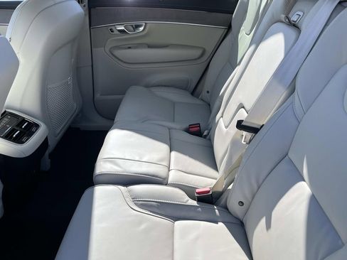 New 2026 Volvo XC90 B6 Ultra image 17