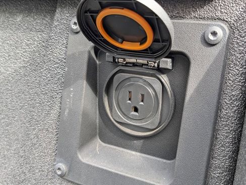 Used 2022 Toyota Tundra Limited image 12