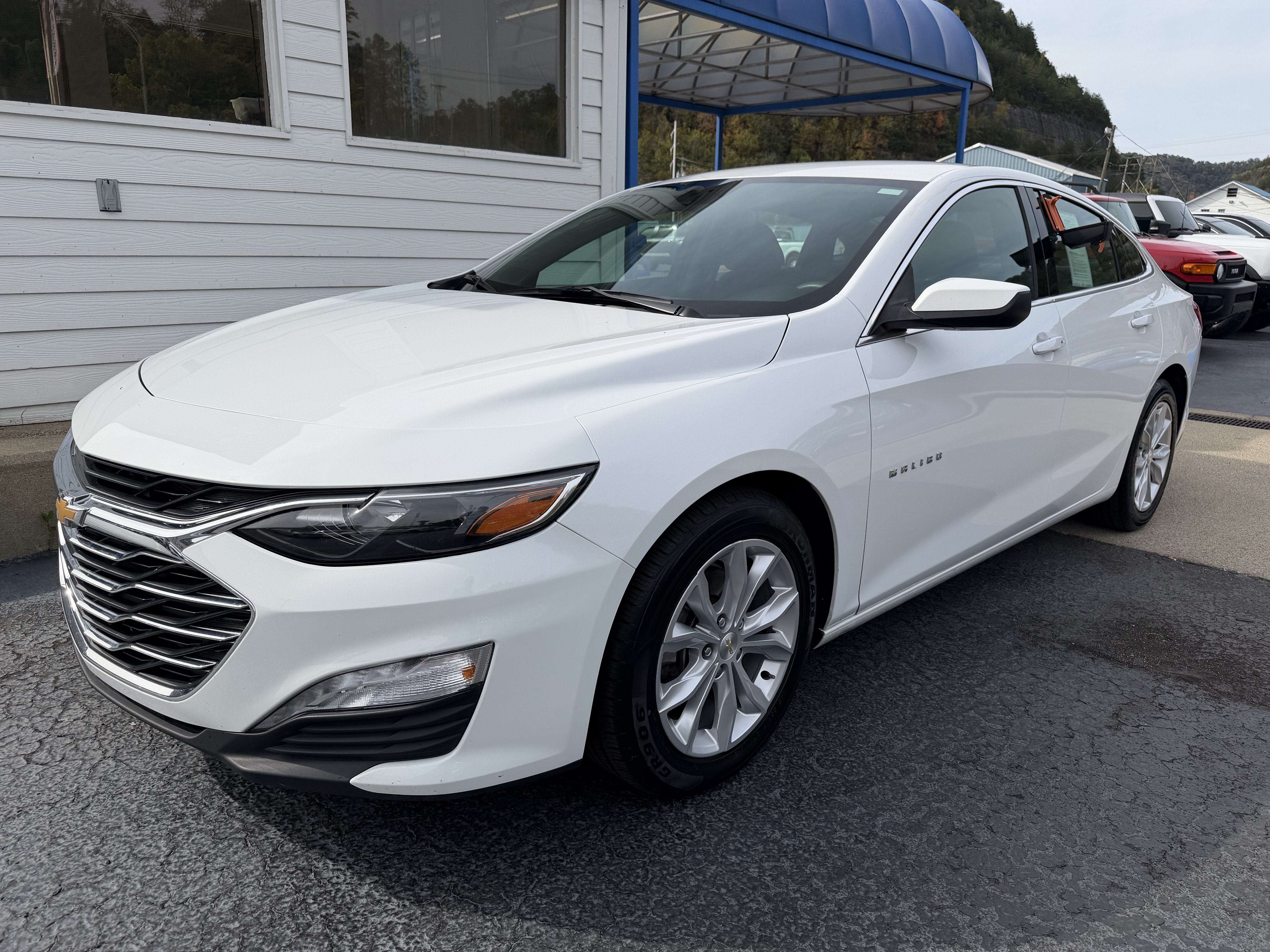 Used 2024 Chevrolet Malibu LT FWD image 3