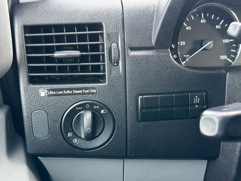 Used 2016 Freightliner Sprinter 2500 image 32