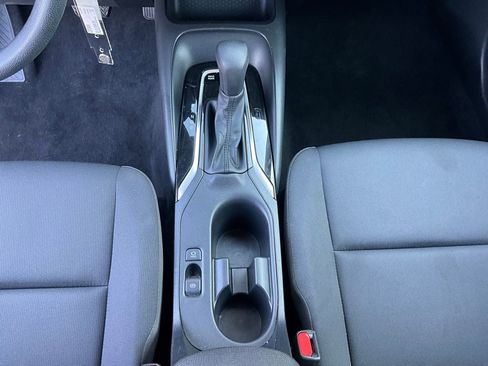 Used 2025 Toyota Corolla LE image 16