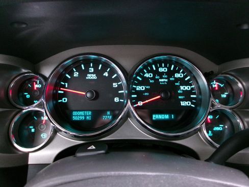 Used 2014 Chevrolet Silverado 2500 LT w/ Interior Plus Package AWD/4WD image 7