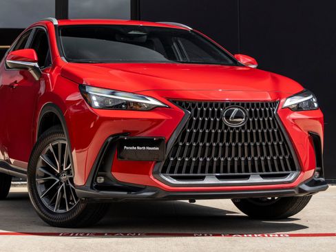 Used 2022 Lexus NX 250 FWD w/ Towing Package (2000 Lbs) image 5