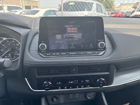 Certified 2026 Nissan Rogue SV FWD image 9