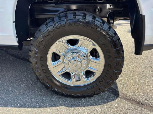 Used 2022 RAM 2500 Tradesman w/ Chrome Appearance Group image 28