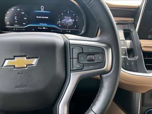 Used 2024 Chevrolet Tahoe Premier AWD/4WD image 17