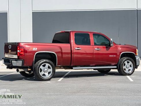 Used 2014 Chevrolet Silverado 2500 LTZ w/ LTZ Plus Package image 11