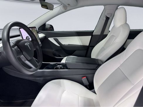 Used 2021 Tesla Model Y Long Range image 15