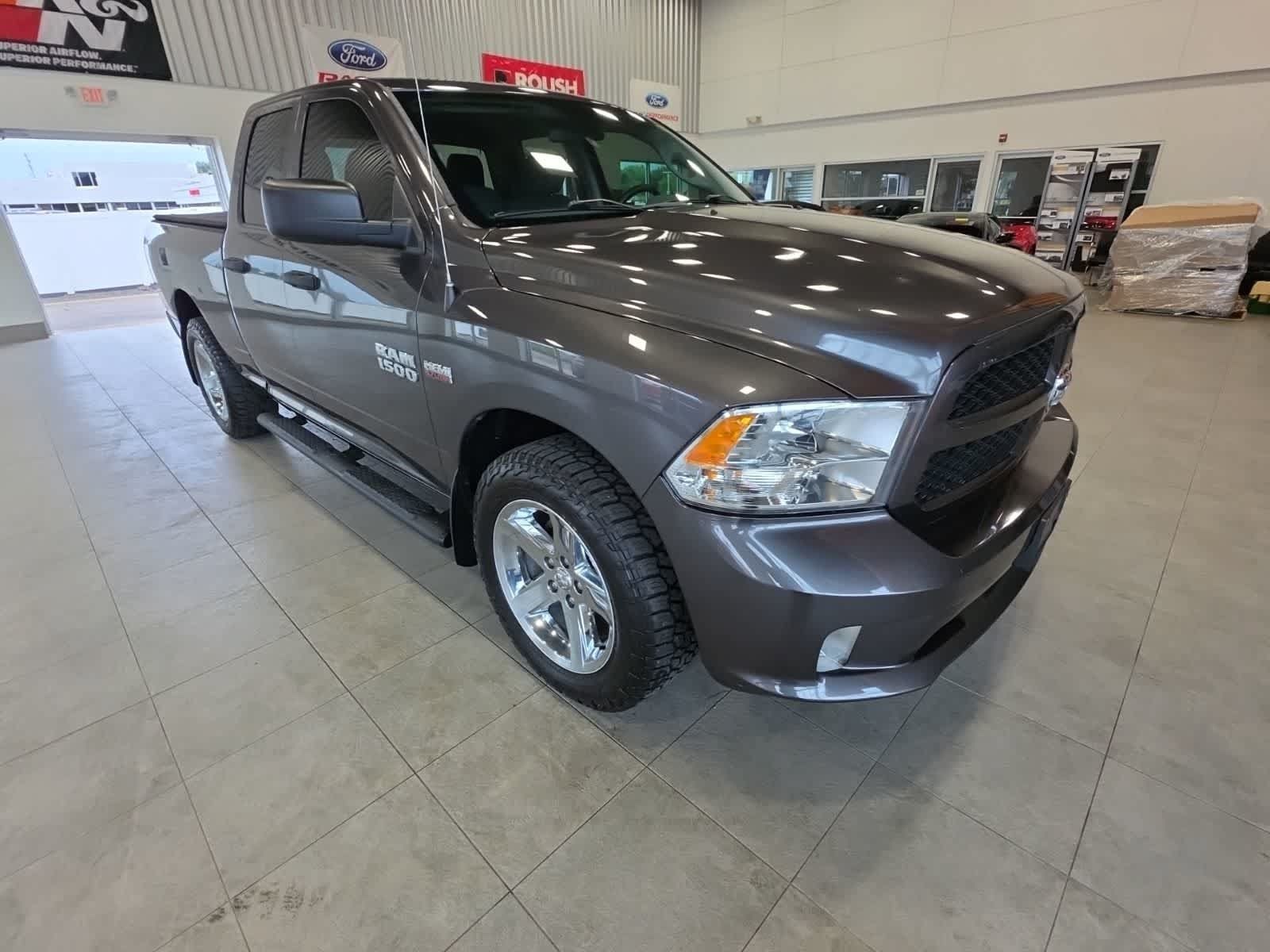 Used 2017 RAM 1500 Express AWD/4WD image 5