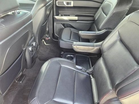 Used 2020 Ford Explorer XLT w/ Equipment Group 202A RWD image 27