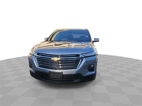 Certified 2023 Chevrolet Traverse LT image 3