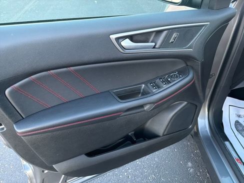 Used 2024 Ford Edge ST-Line w/ Class II Trailer Tow Package image 10