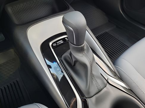 Certified 2025 Toyota Corolla SE image 21