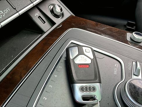 Used 2019 Audi Q5 2.0T Premium Plus w/ Premium Plus Package image 17