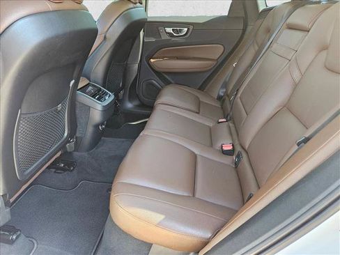 Used 2019 Volvo XC60 T5 Inscription w/ Protection Package Premier FWD image 18