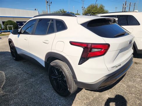 Used 2025 Chevrolet Trax ACTIV w/ Driver Confidence Package image 4