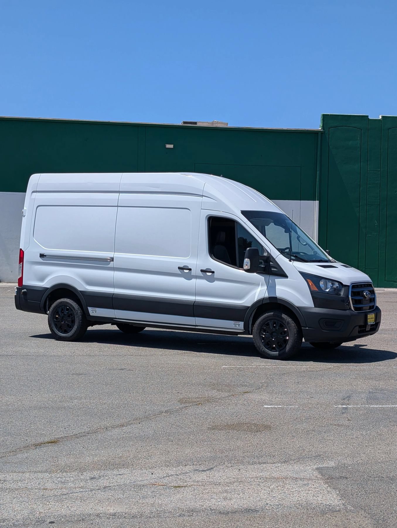 Used 2022 Ford E-Transit 148 High Roof w/ Load Area Protection Package RWD image 2