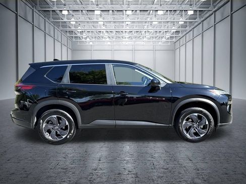Used 2025 Nissan Rogue SV AWD/4WD image 10