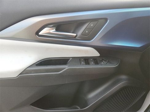 New 2026 Chevrolet Equinox EV LT image 18