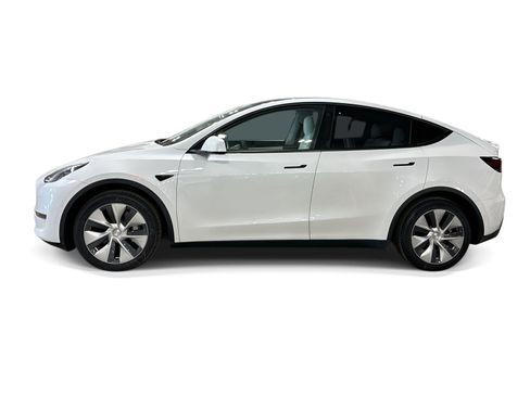 Certified 2022 Tesla Model Y Long Range AWD/4WD image 3