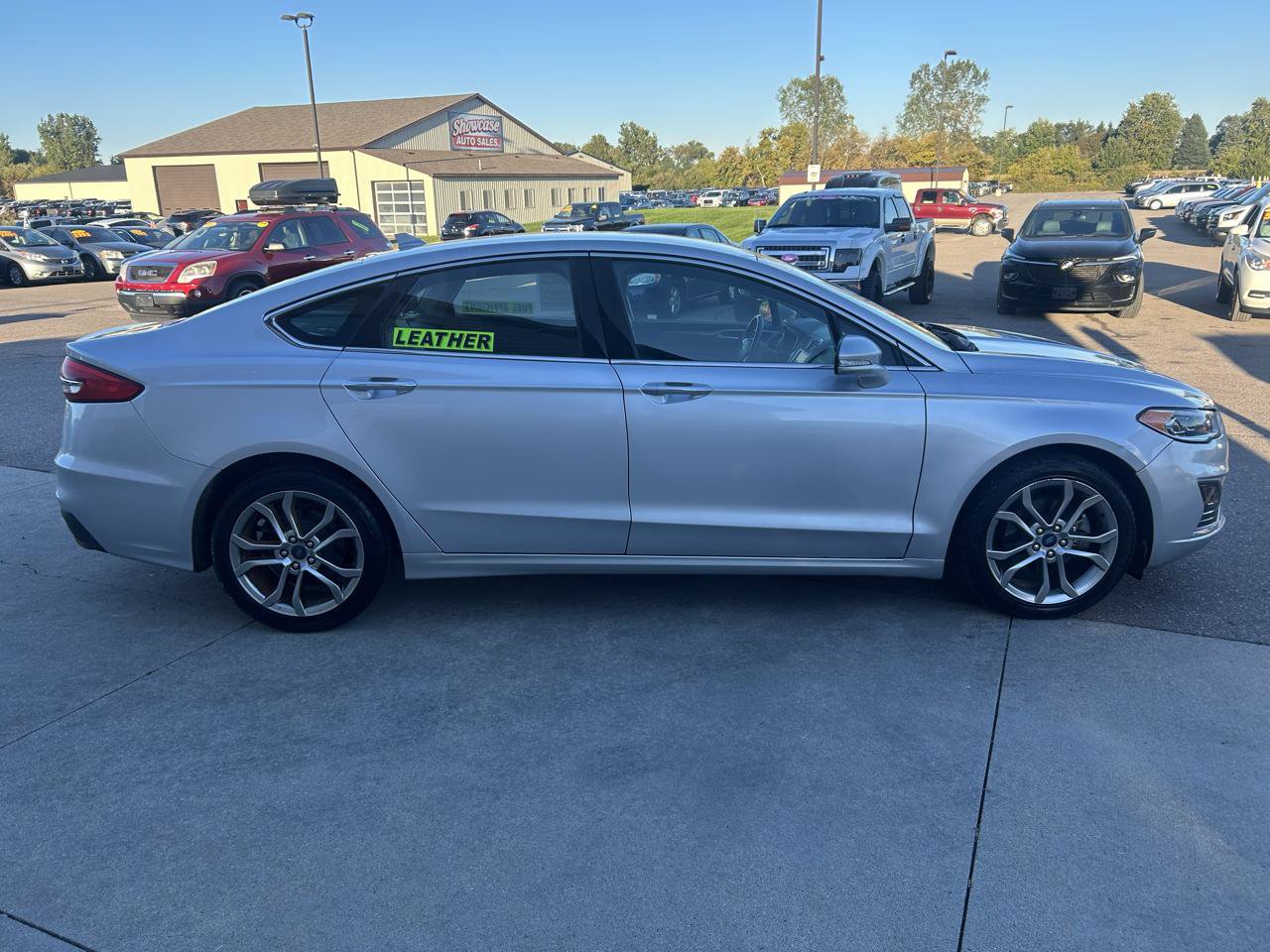 Used 2019 Ford Fusion SEL FWD image 4