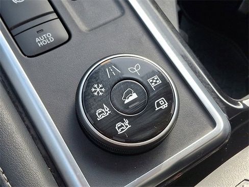 Used 2023 Nissan Pathfinder SL image 24