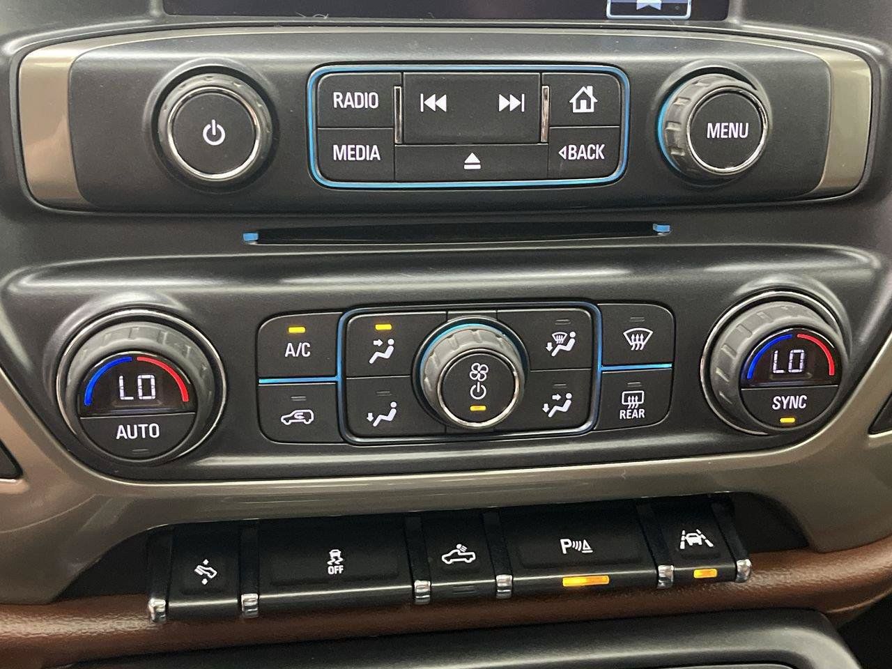 Used 2018 Chevrolet Silverado 1500 High Country w/ LPO, Protection Package AWD/4WD image 22