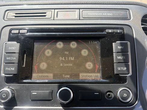 Used 2014 Volkswagen Tiguan SEL FWD image 20