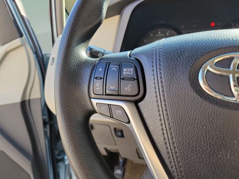 Used 2017 Toyota Sienna LE FWD image 10