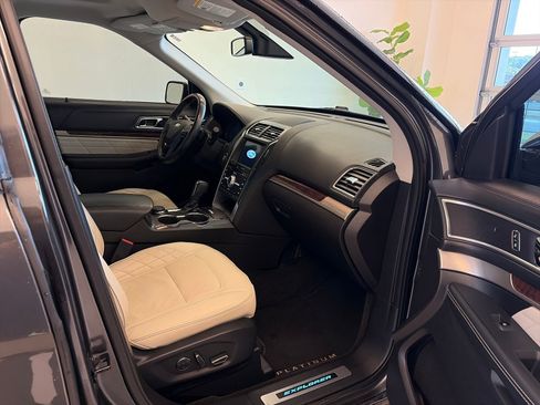 Certified 2017 Ford Explorer Platinum AWD/4WD image 6