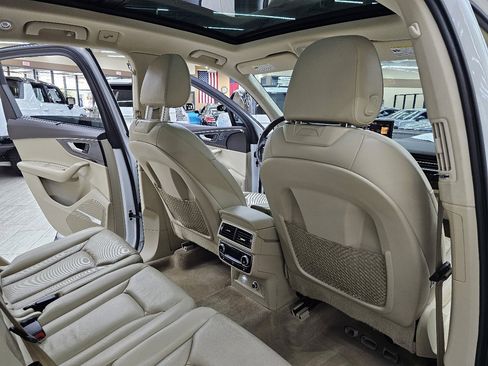 Used 2018 Audi Q7 3.0T Prestige w/ Prestige Package image 24