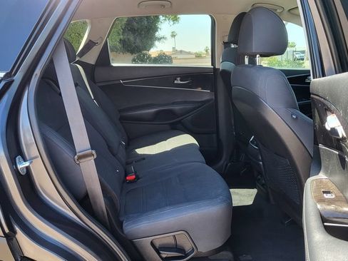 Used 2018 Kia Sorento FWD image 20