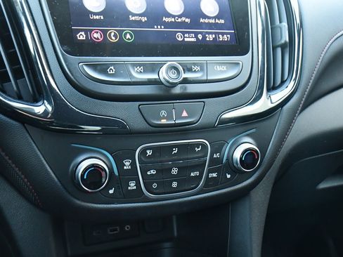 Used 2022 Chevrolet Equinox RS w/ RS Leather Package image 29