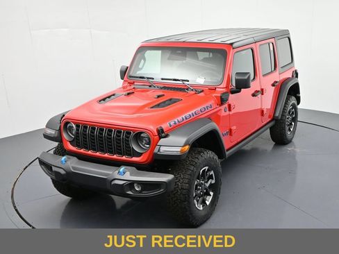 Used 2025 Jeep Wrangler Unlimited Rubicon 4xe w/ Safety Group AWD/4WD image 22