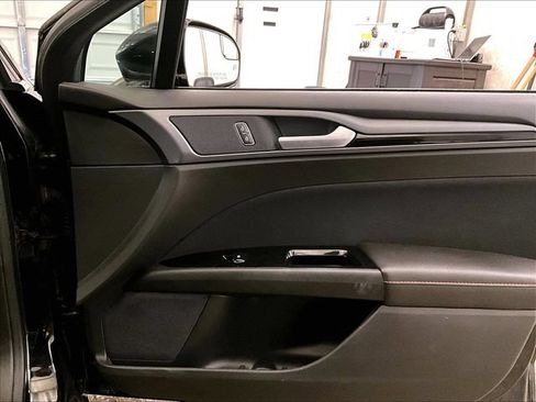 Used 2013 Ford Fusion SE FWD image 23