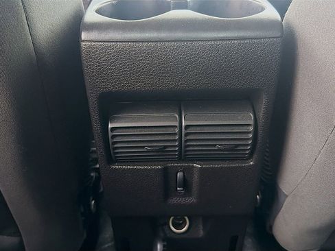 Used 2009 Ford Explorer Sport Trac XLT AWD/4WD image 19