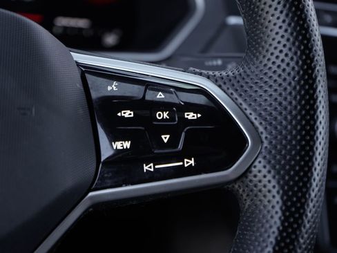 Used 2022 Volkswagen Tiguan SE R-Line image 26