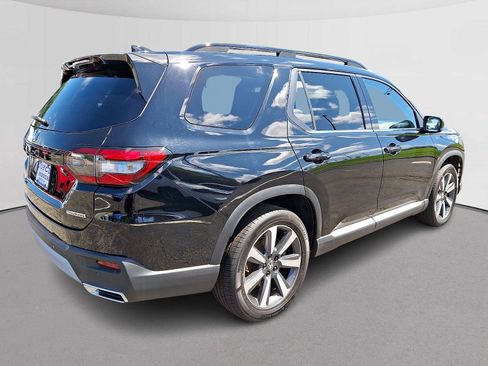 Certified 2023 Honda Pilot Touring image 11