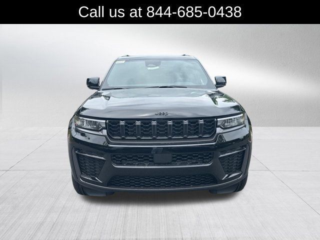 New 2026 Jeep Grand Cherokee Altitude RWD image 2