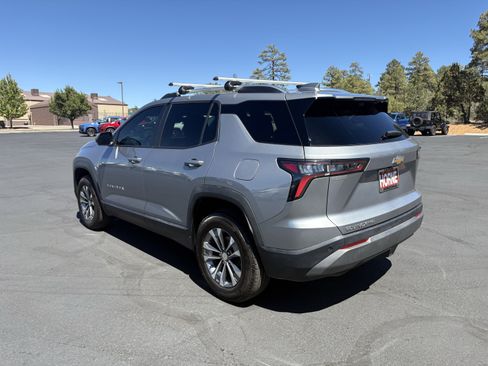 Used 2025 Chevrolet Equinox LT w/ Convenience Package II AWD/4WD image 5