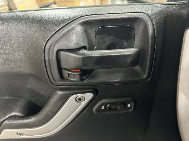 Used 2014 Jeep Wrangler Unlimited Sahara w/ Mopar Chrome Edition Group AWD/4WD image 19