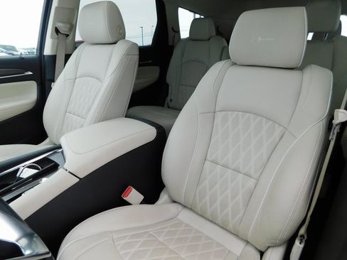 Used 2023 Buick Enclave Avenir w/ Avenir Technology Package image 16